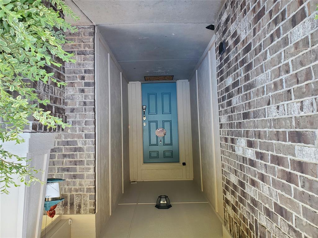 15729 Capulet Drive Property Photo 3
