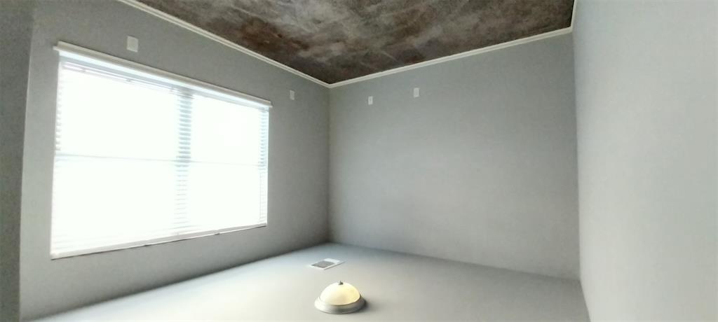 15729 Capulet Drive Property Photo 9