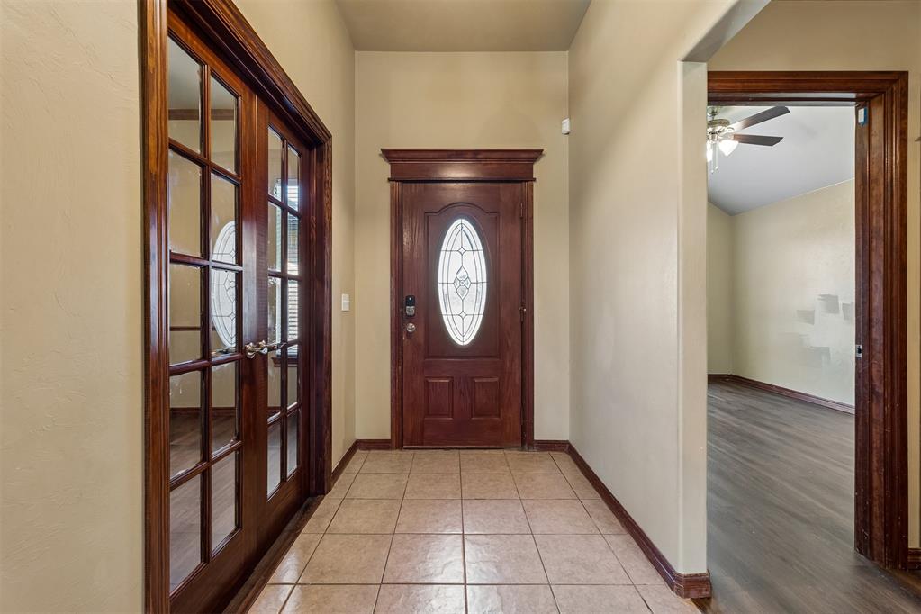6109 Callahan Way Property Photo 6
