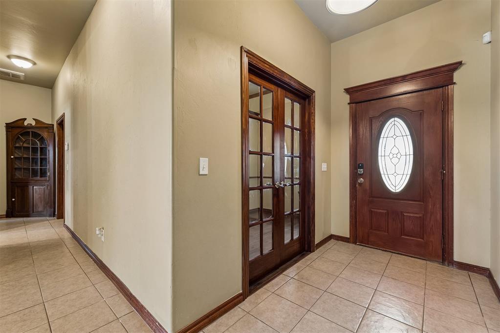 6109 Callahan Way Property Photo 7