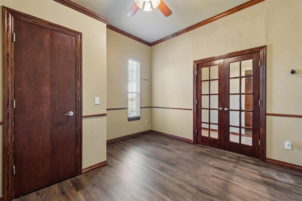 6109 Callahan Way Property Photo 9