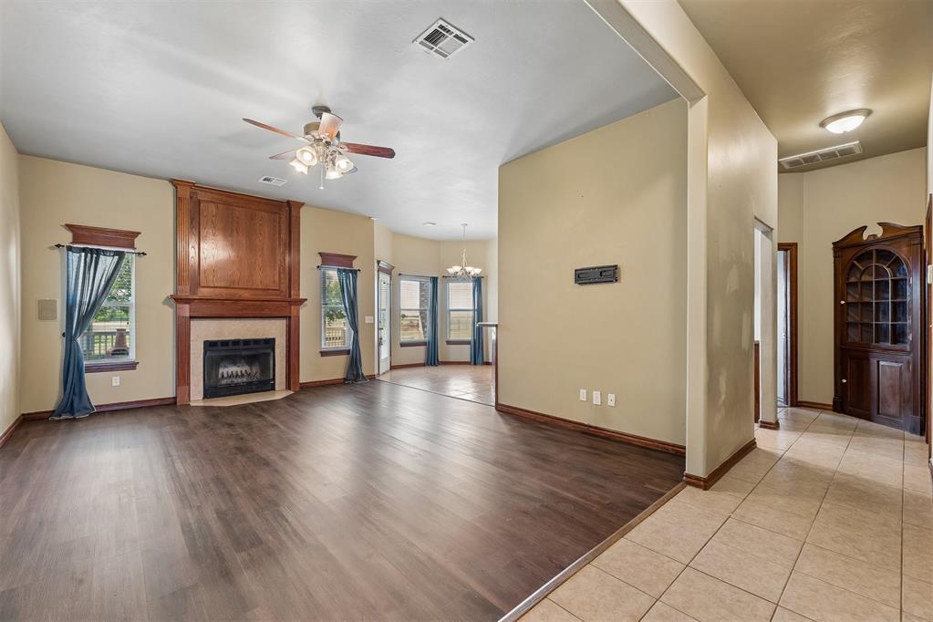 6109 Callahan Way Property Photo 12
