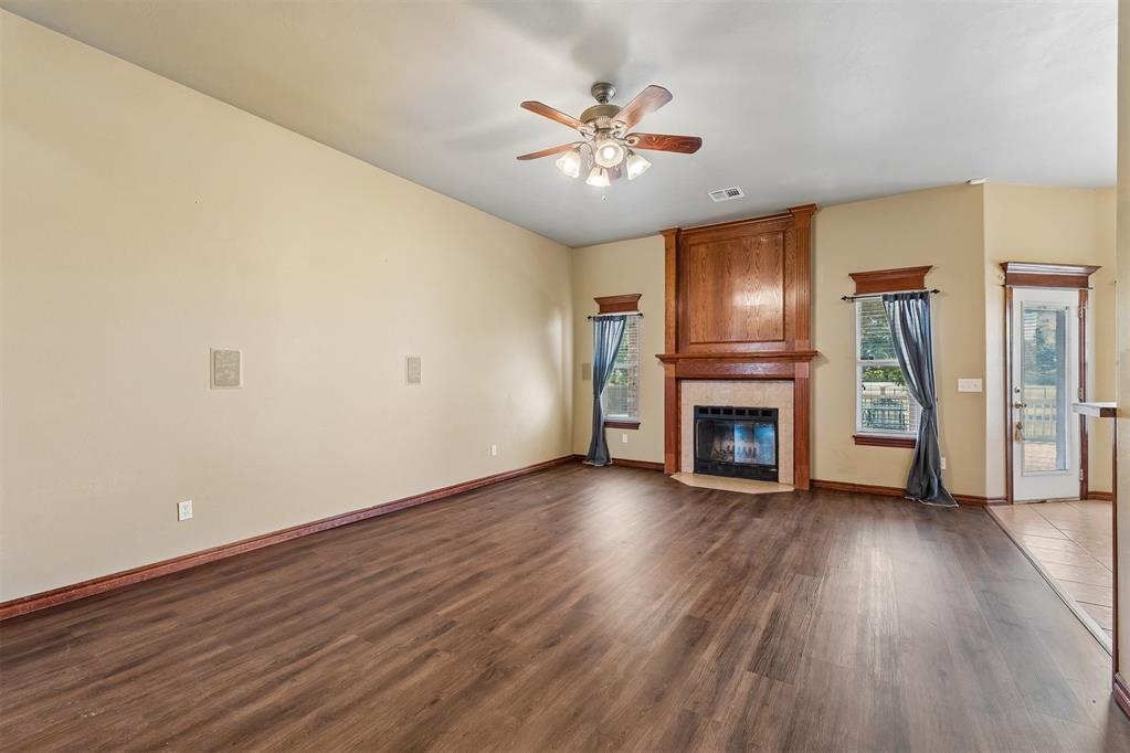 6109 Callahan Way Property Photo 13
