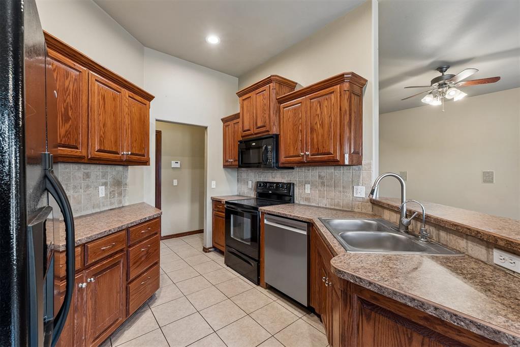 6109 Callahan Way Property Photo 16