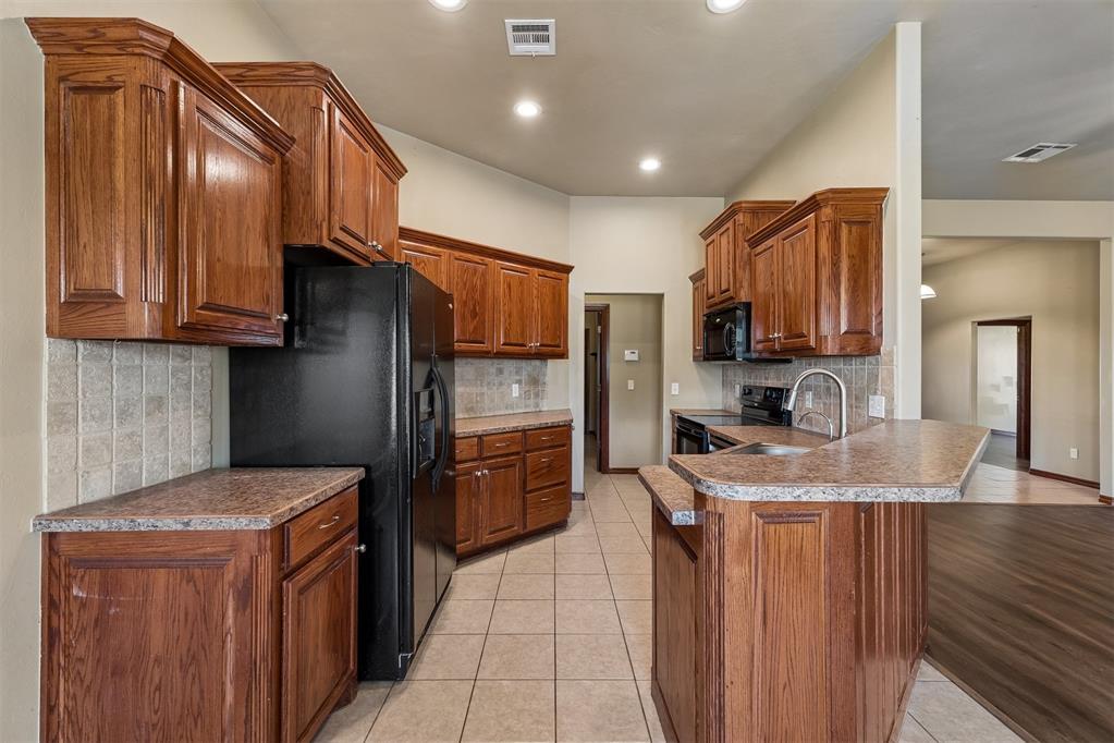 6109 Callahan Way Property Photo 17