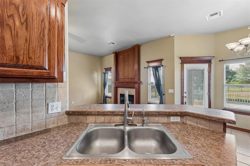 6109 Callahan Way Property Photo 20
