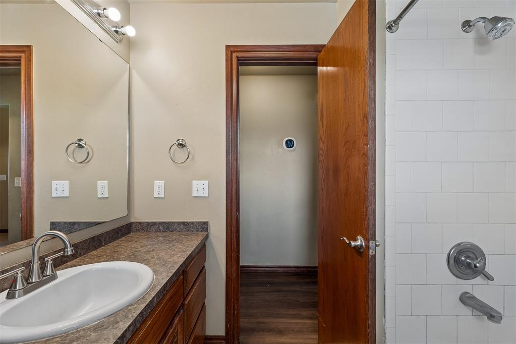 6109 Callahan Way Property Photo 25