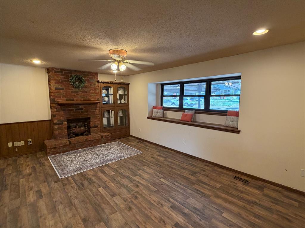 808 N Burns Street Property Photo 3