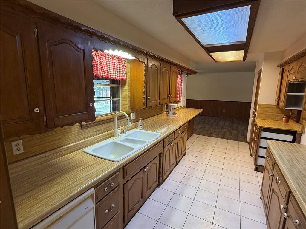 808 N Burns Street Property Photo 10