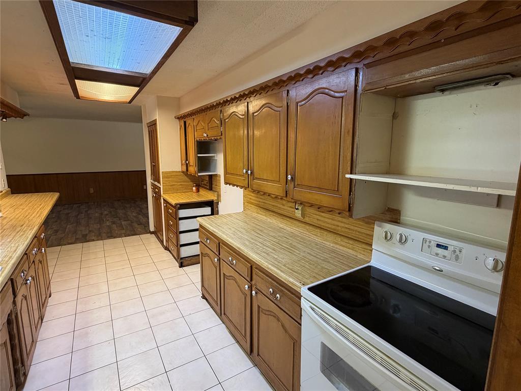 808 N Burns Street Property Photo 11