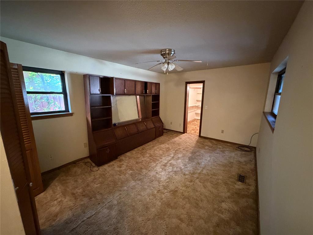 808 N Burns Street Property Photo 17