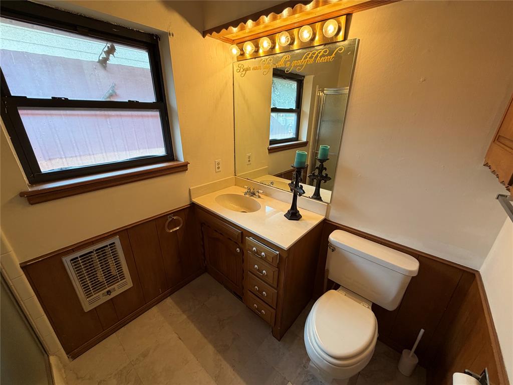 808 N Burns Street Property Photo 22