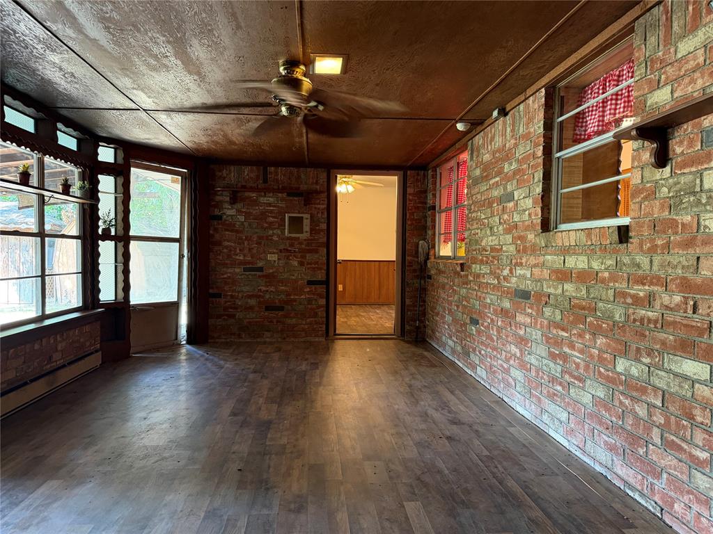 808 N Burns Street Property Photo 29
