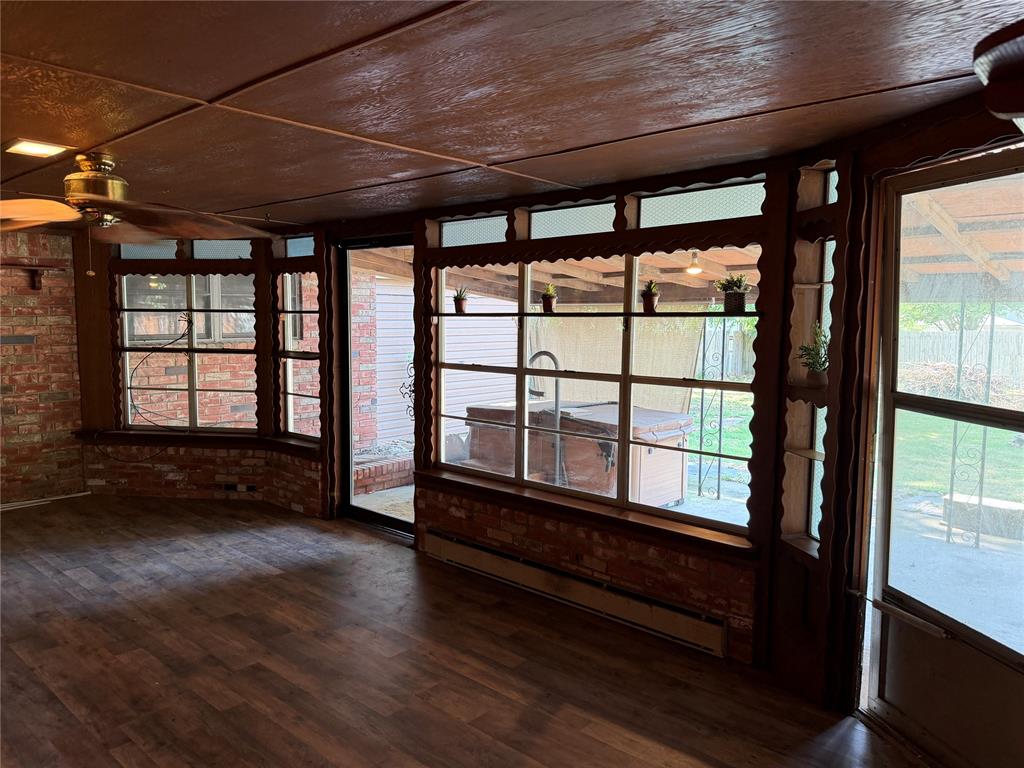 808 N Burns Street Property Photo 30