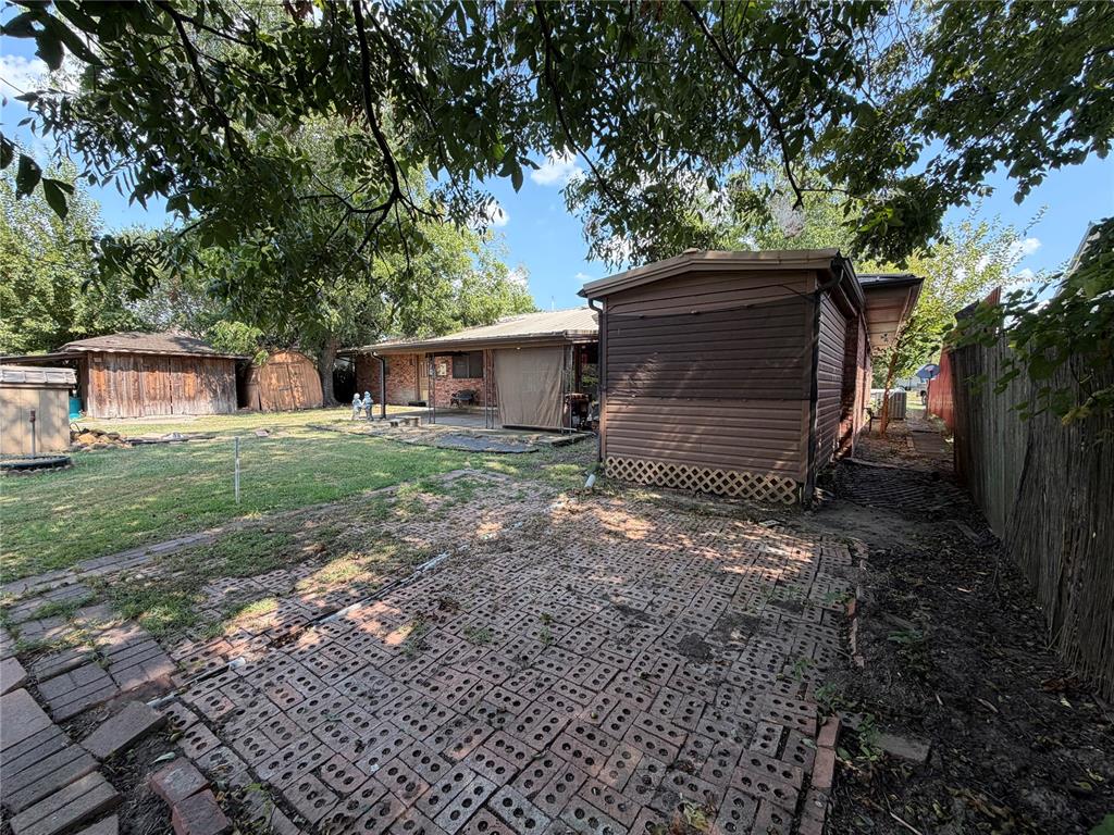 808 N Burns Street Property Photo 35