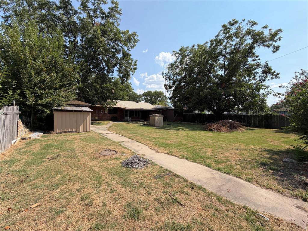 808 N Burns Street Property Photo 37