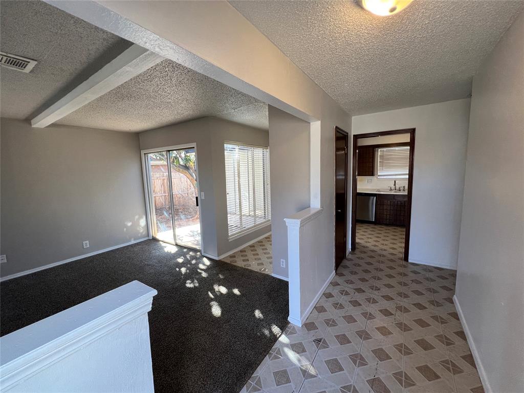1017 S Neptune Street Property Photo 1