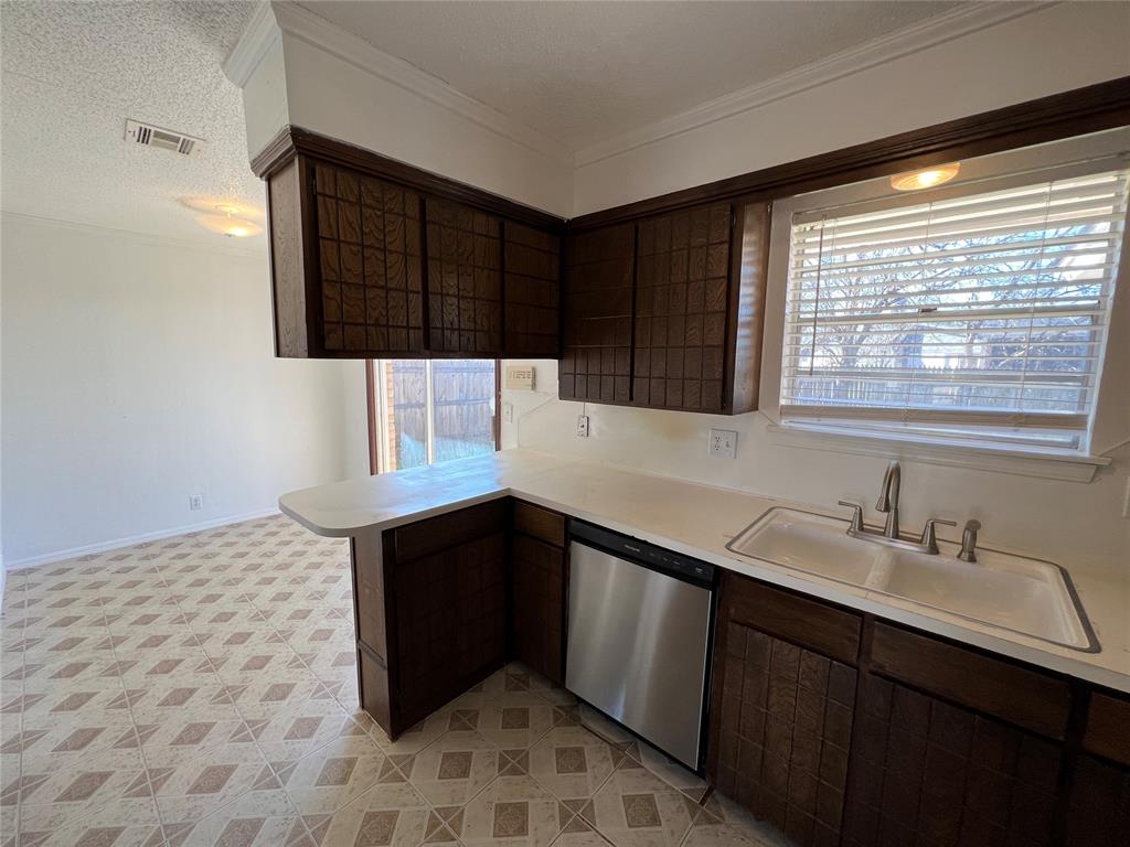 1017 S Neptune Street Property Photo 16