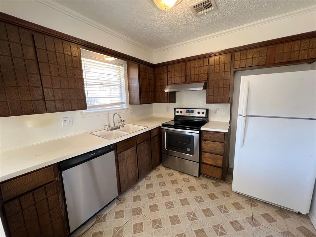 1017 S Neptune Street Property Photo 17