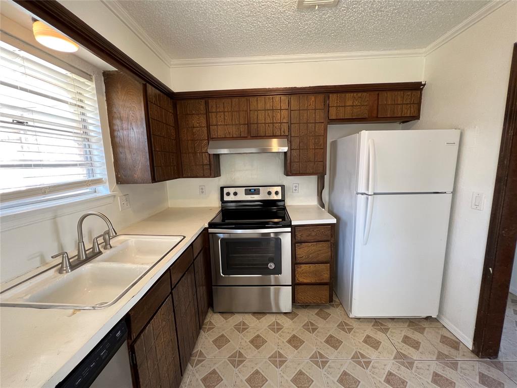 1017 S Neptune Street Property Photo 18