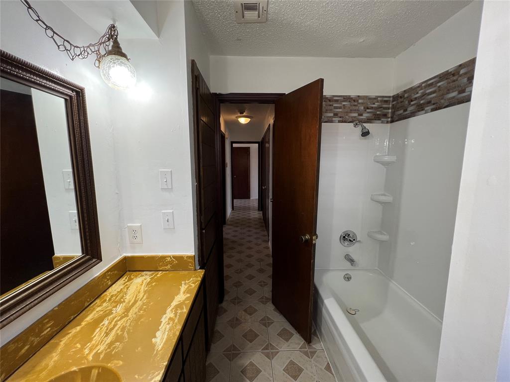 1017 S Neptune Street Property Photo 30