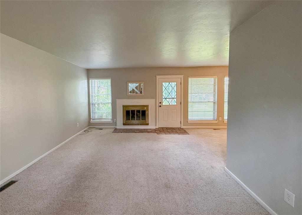 12021 Hawthorne Lane Property Photo 3