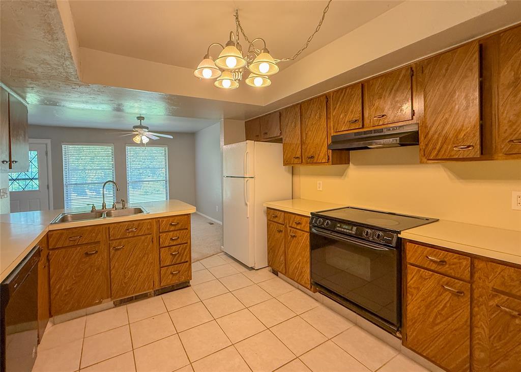 12021 Hawthorne Lane Property Photo 9