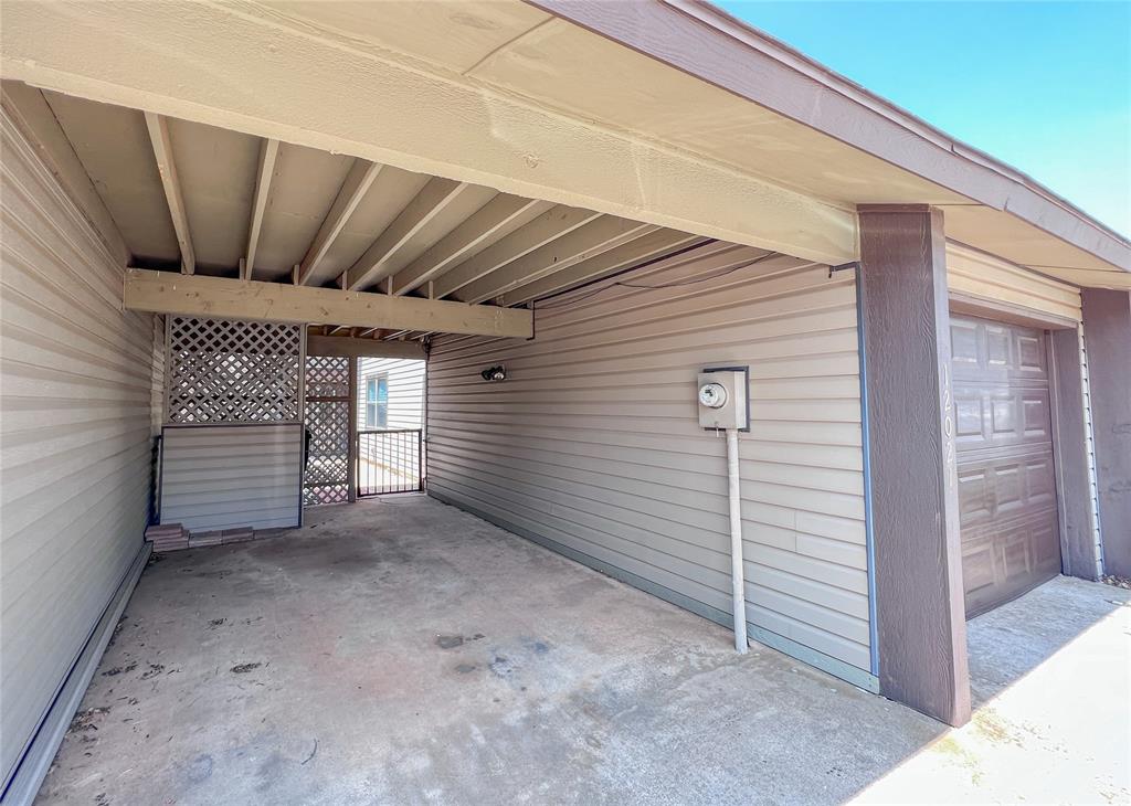 12021 Hawthorne Lane Property Photo 34