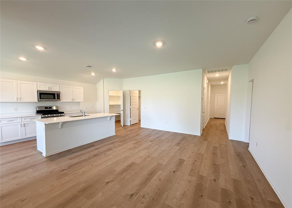 16309 Harvester Drive Property Photo 2