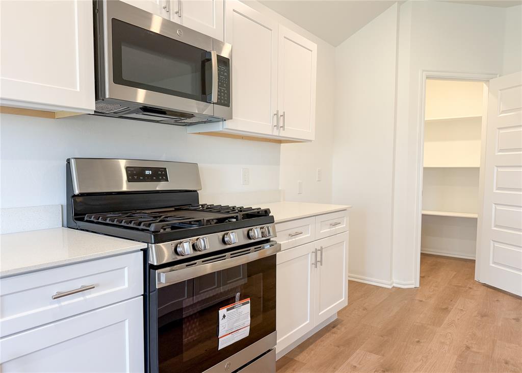16309 Harvester Drive Property Photo 6