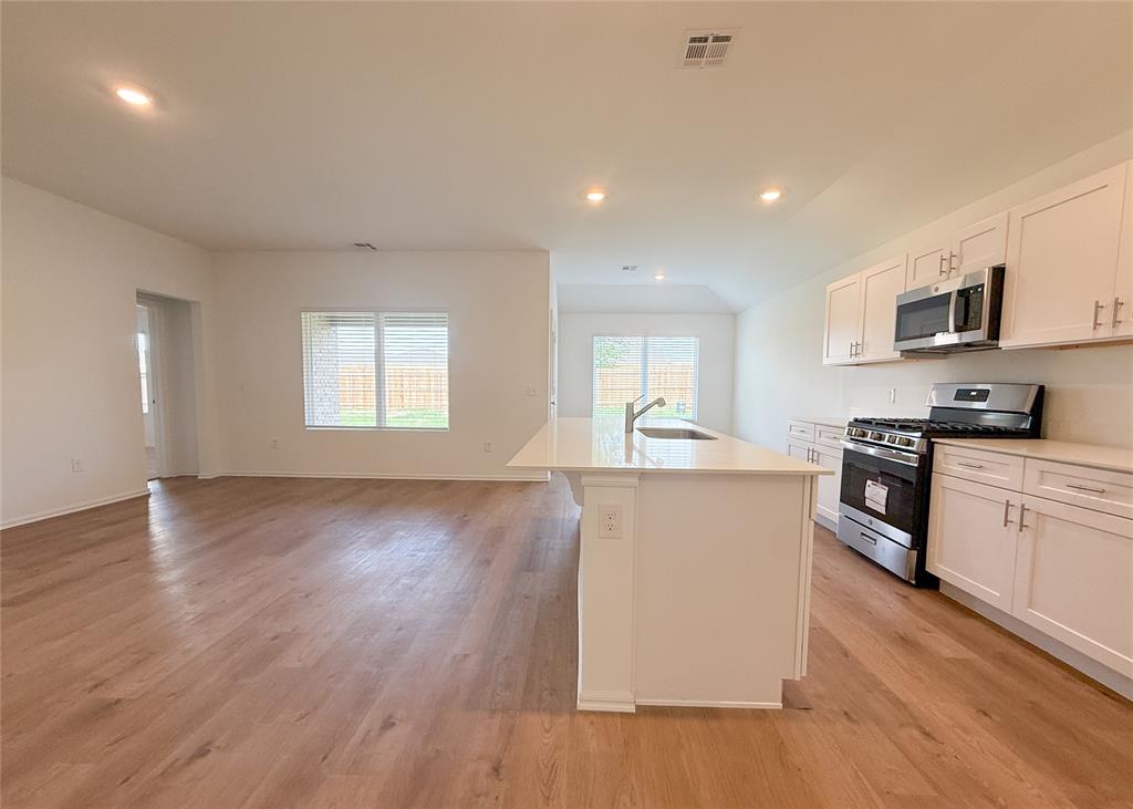 16309 Harvester Drive Property Photo 8