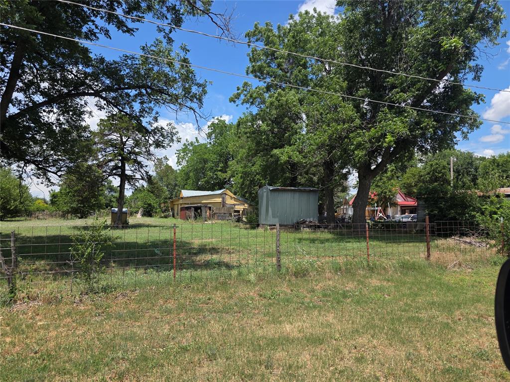 917 W Illinois Avenue Property Photo 2