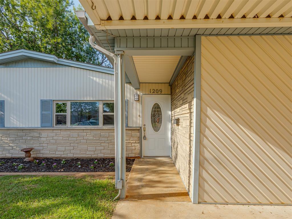 1209 Park Avenue Property Photo 25