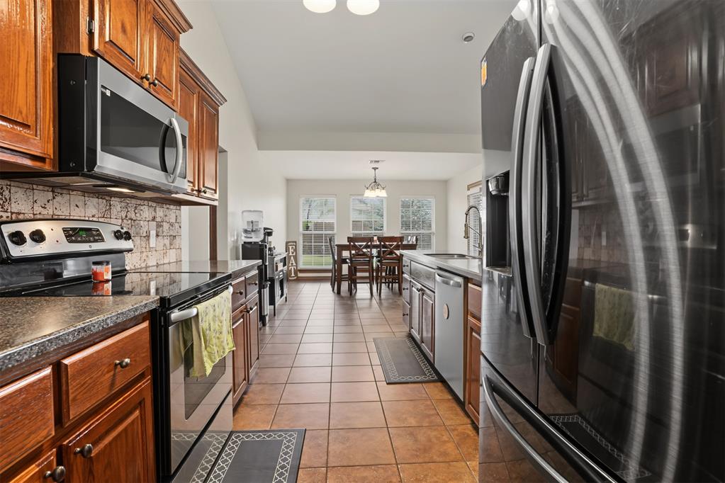 2827 Deer Run Property Photo 9