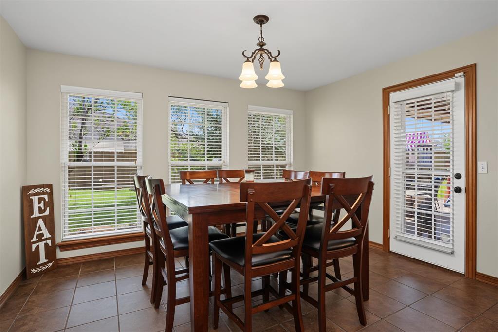 2827 Deer Run Property Photo 12