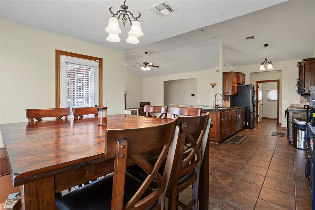 2827 Deer Run Property Photo 13