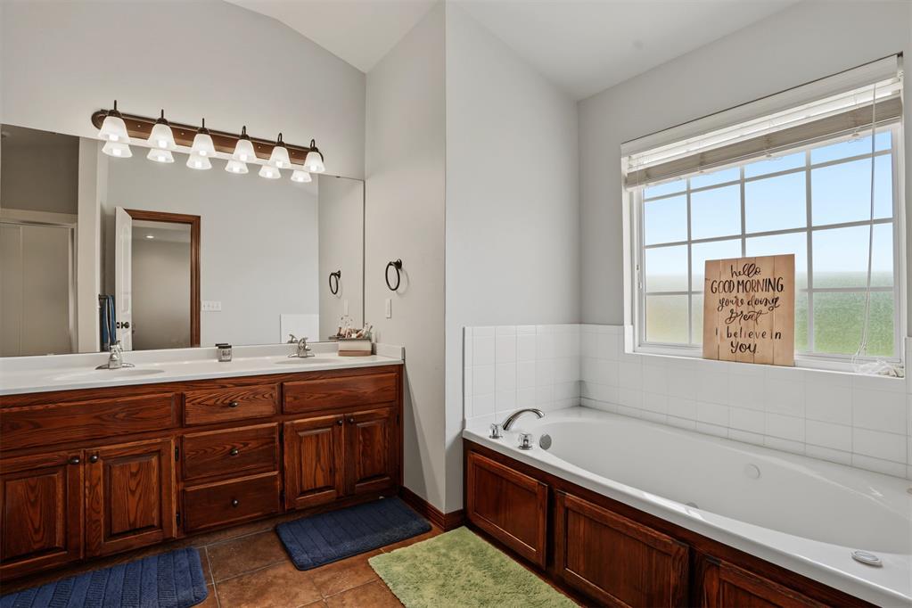 2827 Deer Run Property Photo 16