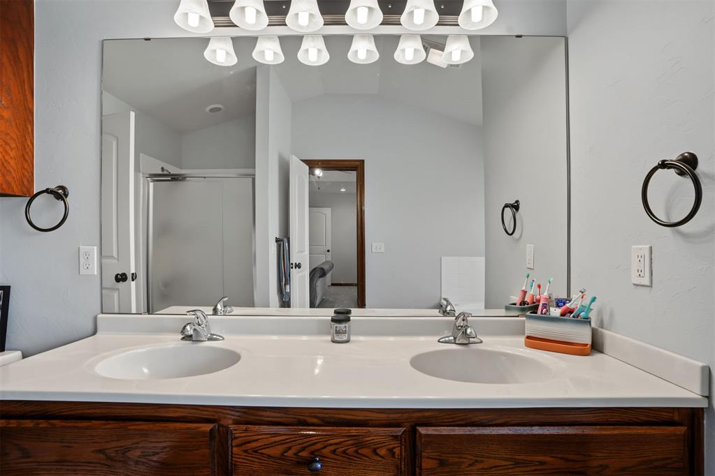 2827 Deer Run Property Photo 17