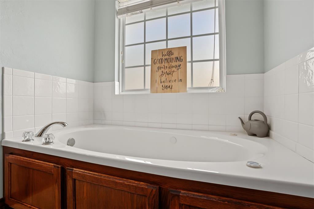 2827 Deer Run Property Photo 18