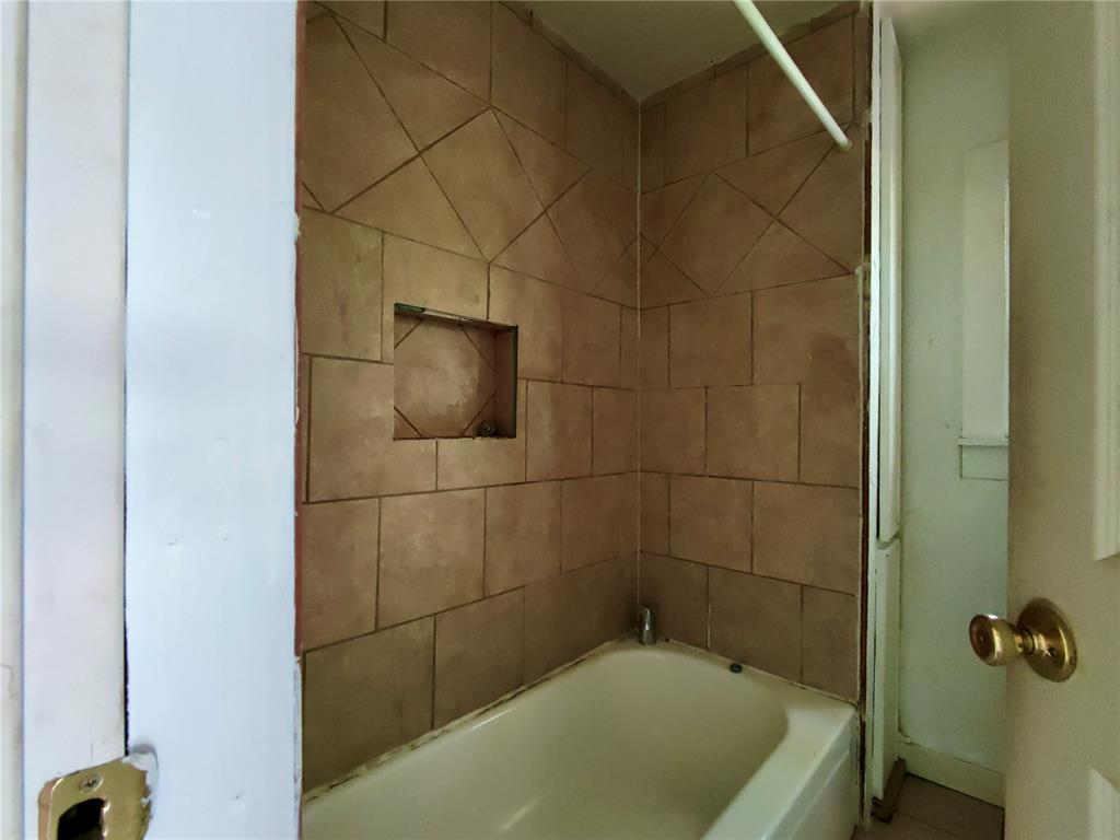 1826 Killingsworth Avenue Property Photo 7