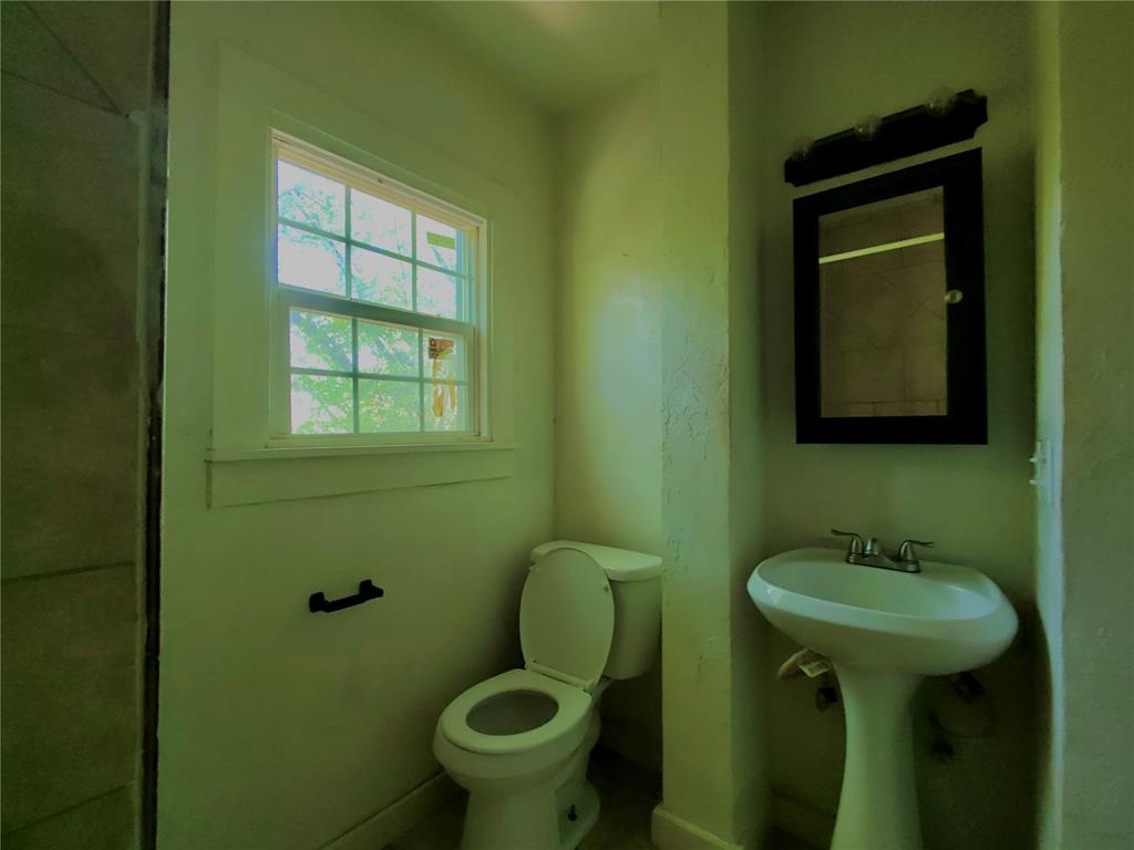 1826 Killingsworth Avenue Property Photo 8