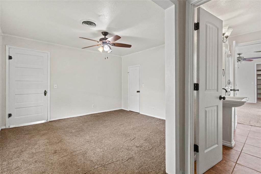 108 W Tom Stafford Street Property Photo 16