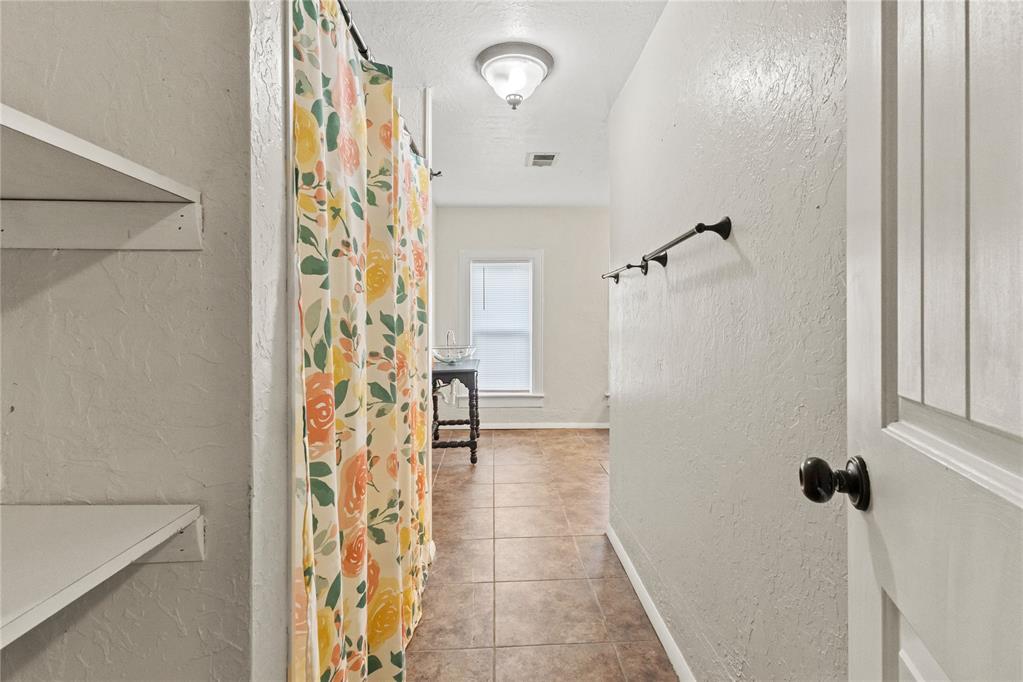 108 W Tom Stafford Street Property Photo 24