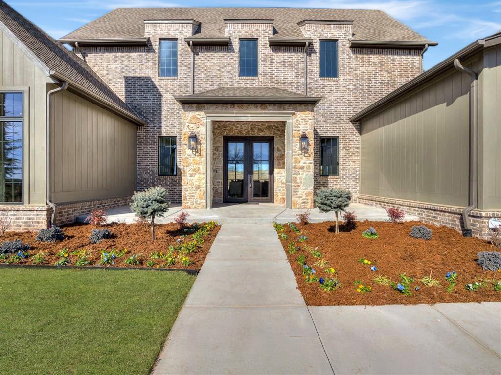 9401 Far Hills Court Property Photo 2