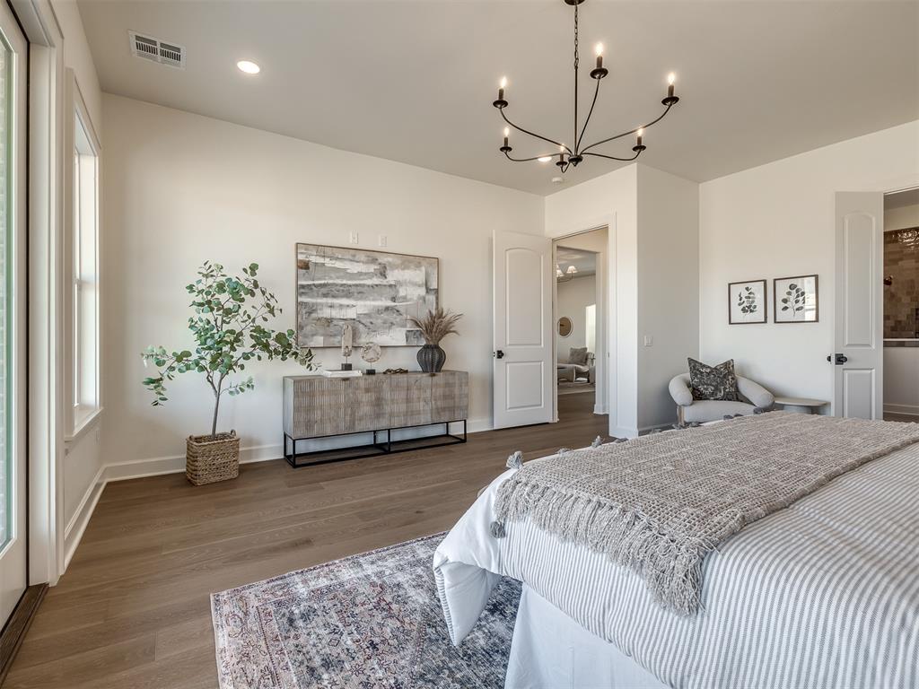 9401 Far Hills Court Property Photo 17