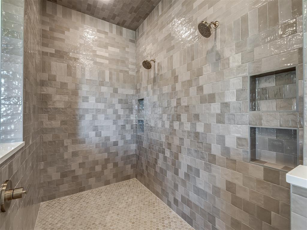 9401 Far Hills Court Property Photo 23