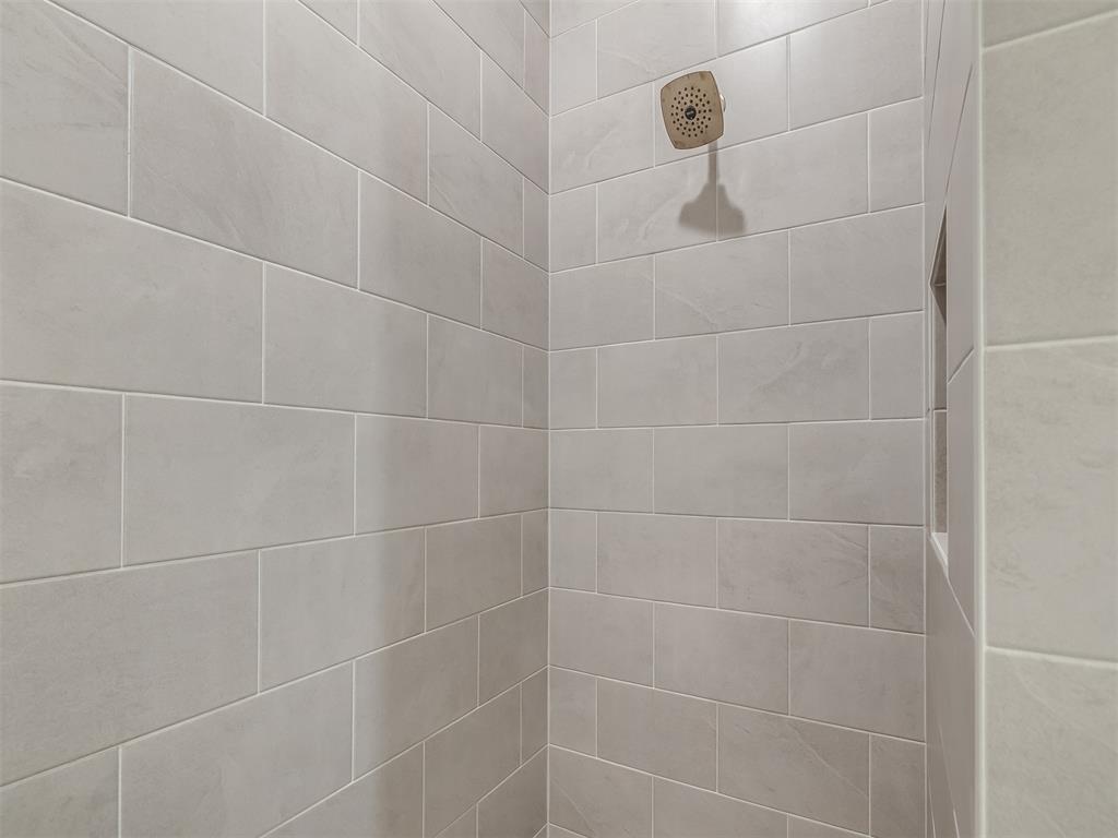 9401 Far Hills Court Property Photo 29