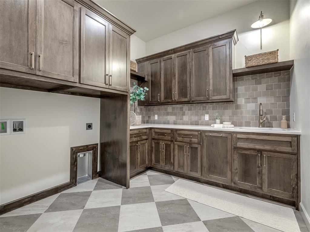 9401 Far Hills Court Property Photo 35