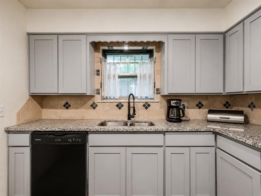 1205 Sw 55th Street Property Photo 8