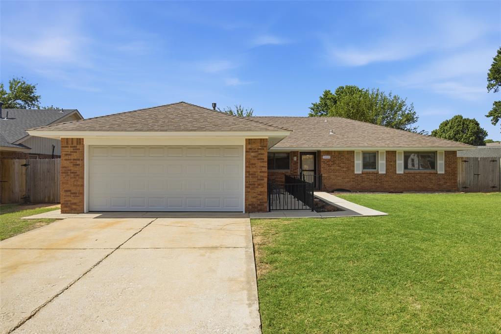 1018 W Windsor Way Property Photo 1
